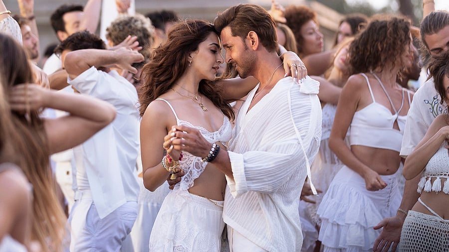 <div class="paragraphs"><p>Kiara Advani and Hrithik Roshan in <em>War 2</em>.</p></div>