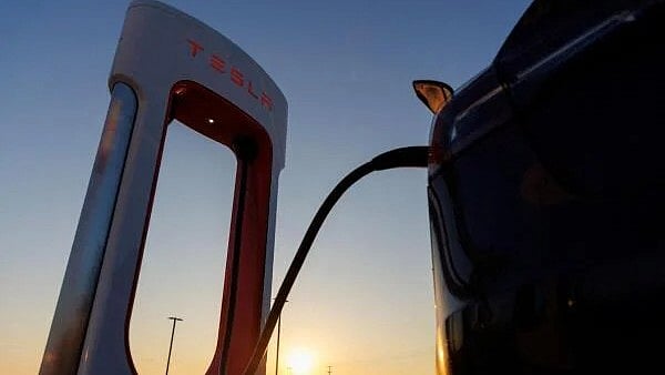 <div class="paragraphs"><p>A Tesla charging unit</p></div>