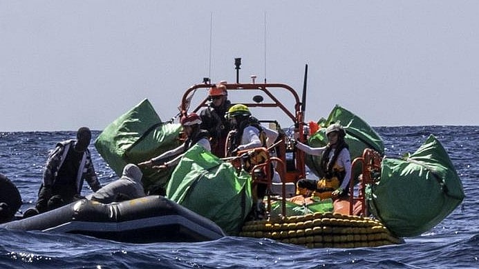 <div class="paragraphs"><p>Capsized Yemen boat.</p></div>