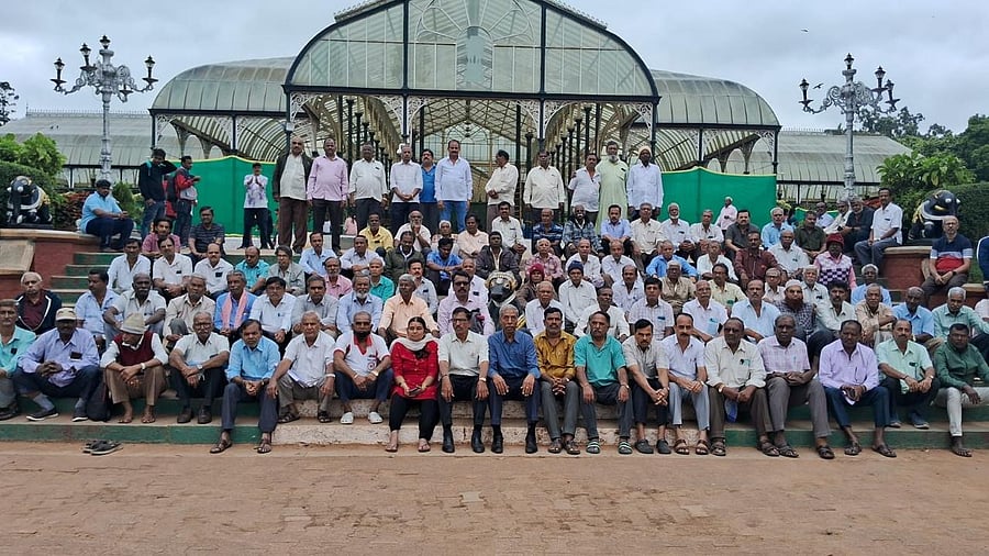 <div class="paragraphs"><p>Retired KSRTC and BMTC employees during their protest at Lalbagh on Sunday. </p></div>