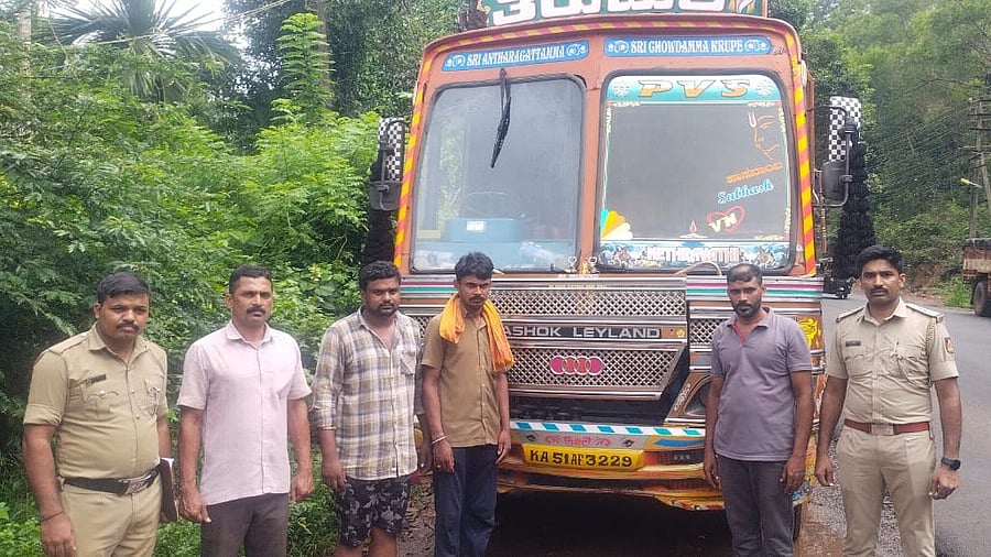 <div class="paragraphs"><p>Police seized a truck carrying laterite stone illegally without valid permit at Kashimata in Vittal Kasaba village in Dakshina Kannada. </p></div>