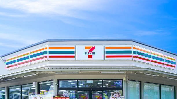 <div class="paragraphs"><p>7-Eleven convenience store outlet.</p></div>
