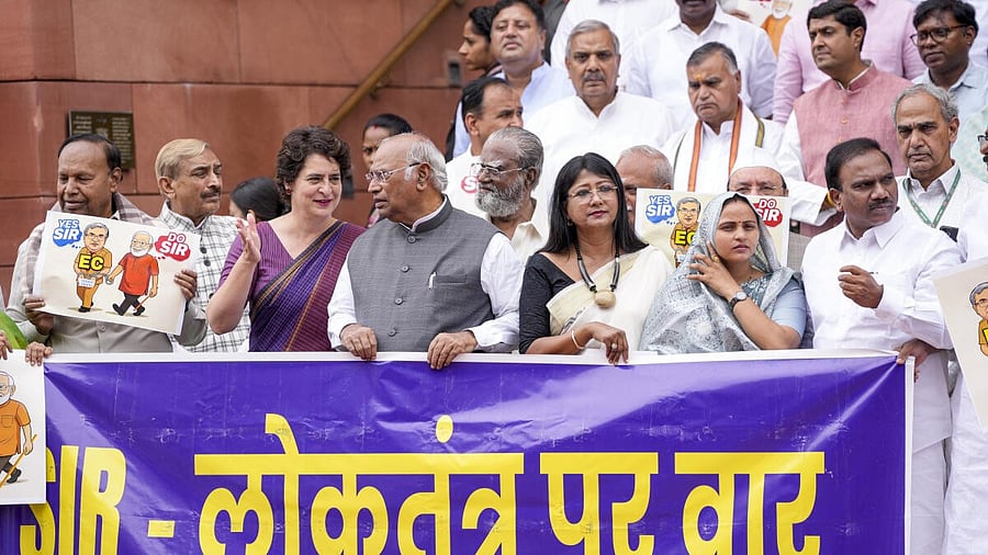 <div class="paragraphs"><p>Congress postpones Bengaluru protest against 'electoral fraud' to August 8.</p></div>