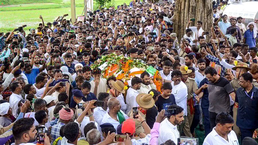 <div class="paragraphs"><p>Shibu Soren funeral.</p></div>