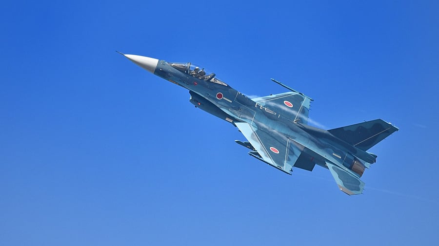 <div class="paragraphs"><p>Image showing a Japanese F2 fighter aircraft.</p></div>