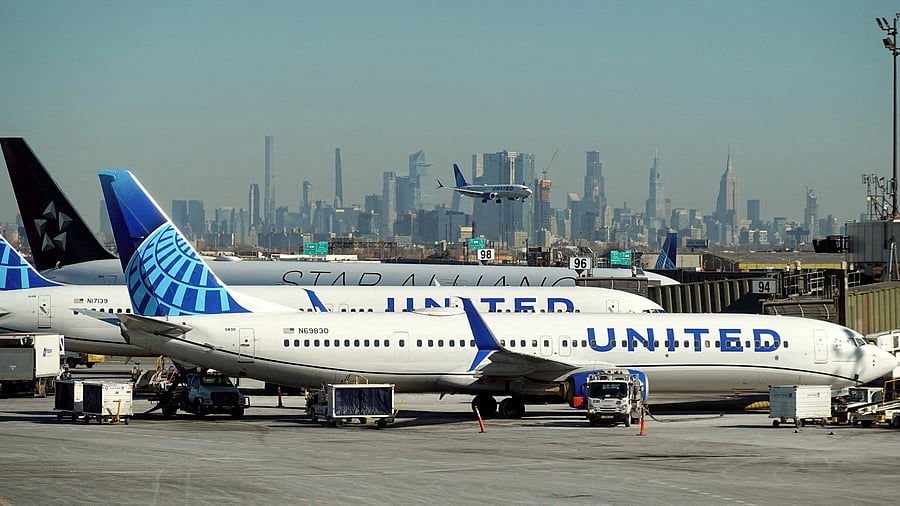 <div class="paragraphs"><p>FILE PHOTO: United Airlines planes.</p></div>