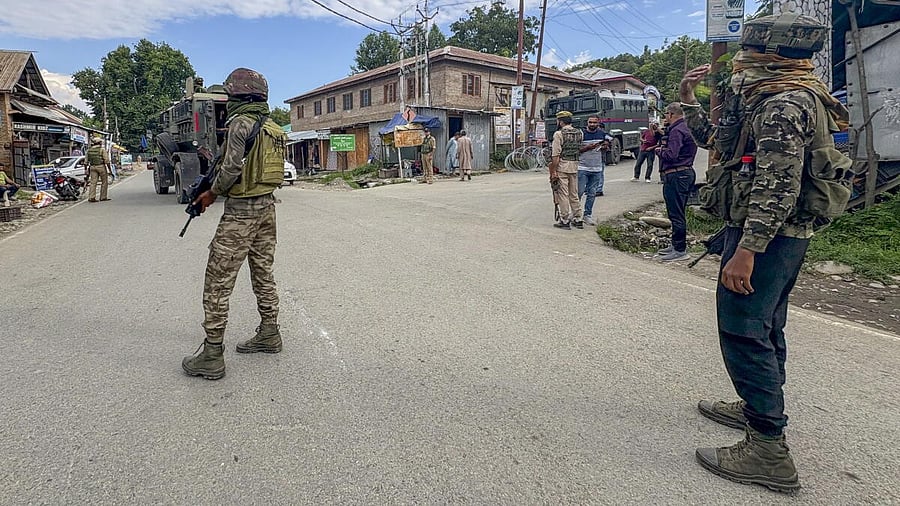 <div class="paragraphs"><p>Anti-terror operation in J&amp;K's Kulgam</p></div>