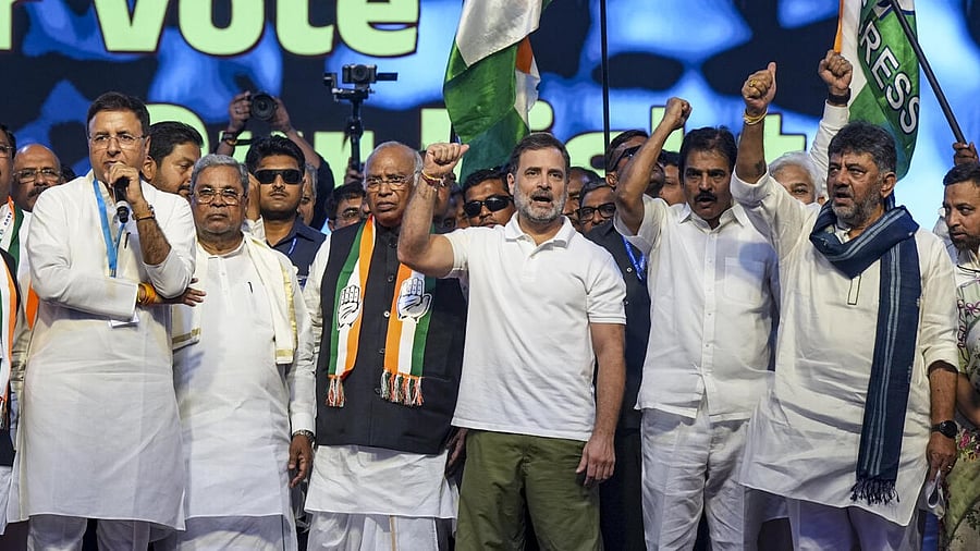 <div class="paragraphs"><p>Congress President Mallikarjun Kharge, LoP in Lok Sabha Rahul Gandhi, Karnataka Chief Minister Siddaramaiah, Deputy Chief Minister D.K. Shivakumar, and AICC General Secretaries K.C. Venugopal and Randeep Singh Surjewala during the party's 'Vote Adhikar Rally', at Freedom Park in Bengaluru, Friday, Aug. 8, 2025. </p></div>