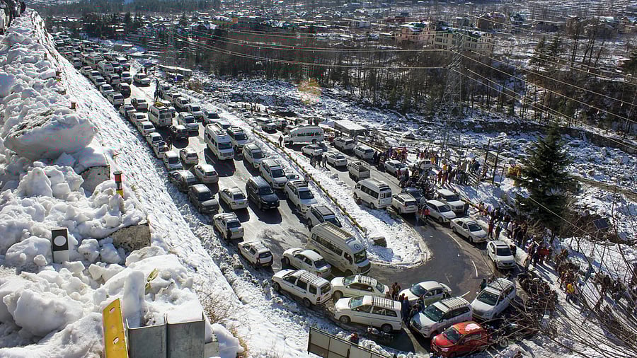 <div class="paragraphs"><p>A traffic jam develops near Solang Nala as tourists rush to Manali after fresh snowfall in December last year.</p></div>