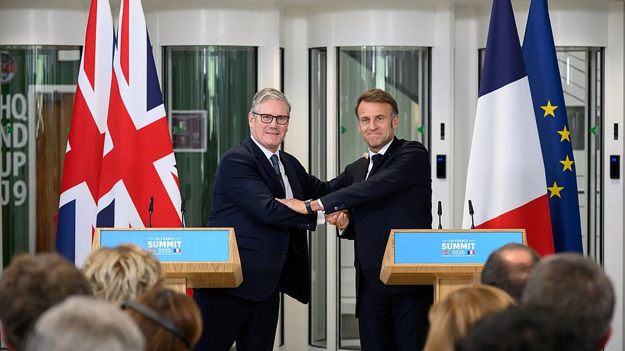 <div class="paragraphs"><p>UK Prime Minister Keir Starmer (L) and French President Emmanuel Macron shake hands during a press conference at the conclusion of a joint military visit to the Northwood Headquarters Northwood, on July 10, 2025 in London, England. </p></div>