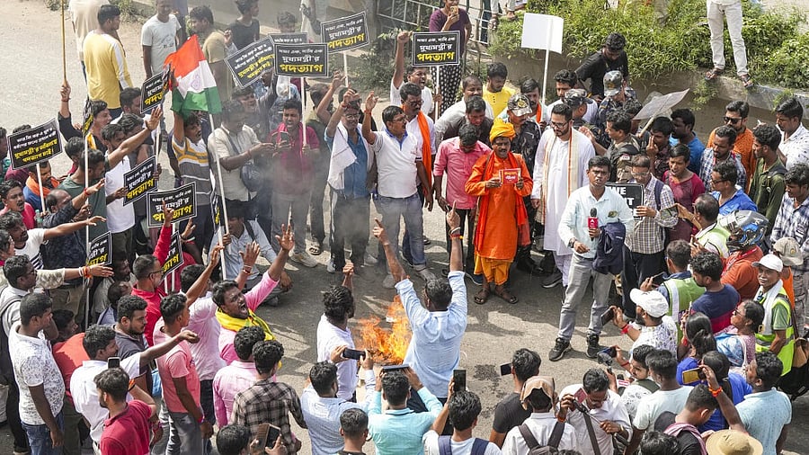 <div class="paragraphs"><p>People raise slogans during their protest march towards Nabanna to mark one year of the rape and murder of a trainee doctor at the RG Kar Medical College and Hospital, at Santragachi, in Howrah district, West Bengal.</p></div>