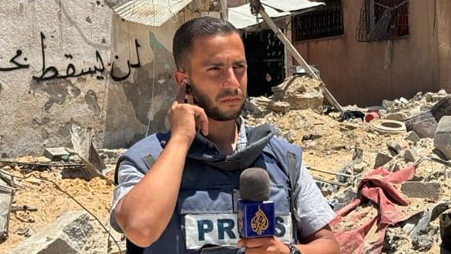 <div class="paragraphs"><p>Anas Al Sharif, 28, was among a group of four 'Al Jazeera' journalists</p></div>