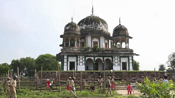 <div class="paragraphs"><p>Security Deployment at Fatehpur Mausoleum.</p></div>