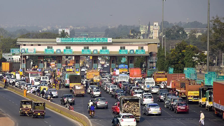 <div class="paragraphs"><p>The KSRTC is operating 165 special buses to cater to the weekend rush. </p></div>