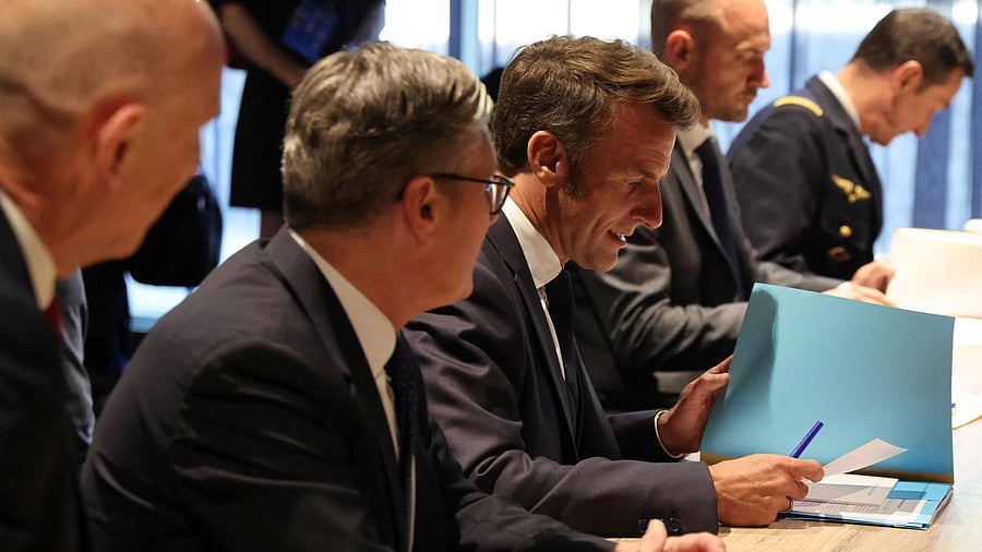 <div class="paragraphs"><p>France, Germany, UK willing to reinstate sanctions on Iran</p><p></p></div>