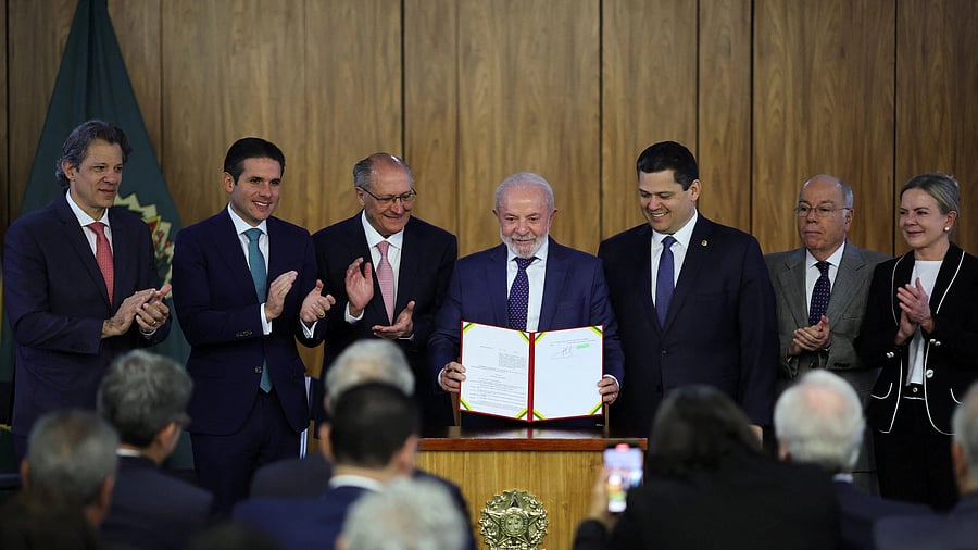 <div class="paragraphs"><p>Brazil unveils aid package for exporters hit by US tariffs</p></div>