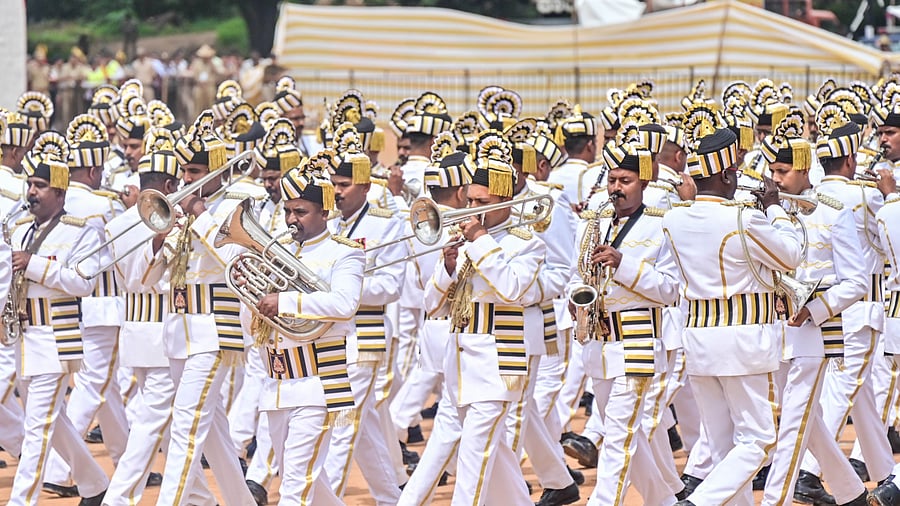 <div class="paragraphs"><p>Karnataka Police Band performs during the Independence Day parade at Field Marshal Manekshaw Parade Ground in Bengaluru on Friday. </p></div>