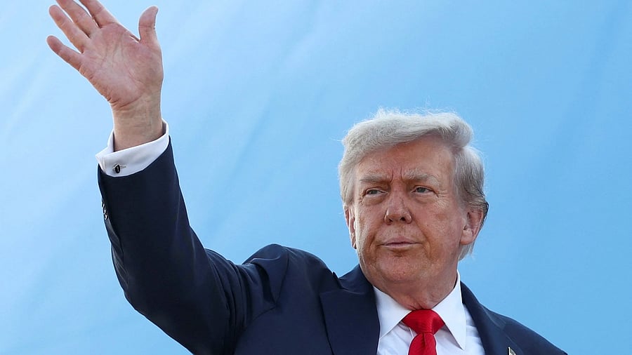 <div class="paragraphs"><p>US President Donald Trump waves while boarding Air Force One, as he departs for Alaska to meet with Russian President Vladimir Putin to negotiate for an end to the war in Ukraine. </p></div>