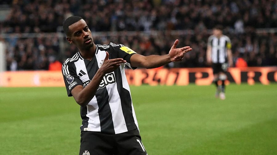 <div class="paragraphs"><p>Alexander Isak's potential transfer from Newcastle to Liverpool is the hottest transfer saga this summer</p></div>