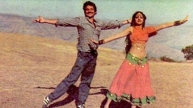 <div class="paragraphs"><p>Shekhar Kapur shares throwback picture from 'Mr India' shoot.</p></div>