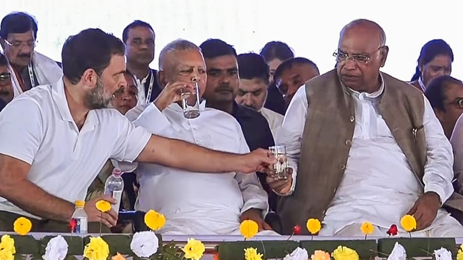 <div class="paragraphs"><p>In this screenshot from @INCIndia via X on Aug. 17, 2025, Congress President Mallikarjun Kharge, LoP in Lok Sabha Rahul Gandhi and RJD Chief Lalu Prasad Yadav during the 'Voter Adhikar Yatra', in Sasaram.</p></div>