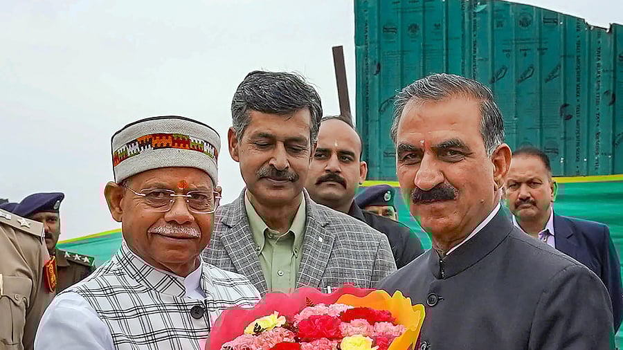 <div class="paragraphs"><p>Shimla: Himachal Pradesh Chief Minister Sukhvinder Singh Sukhu felicitates Governor Shiv Pratap Shukla </p></div>