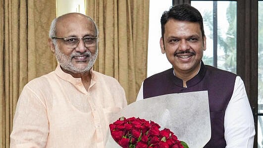 <div class="paragraphs"><p>Maharashtra Governor and VP pick CP Radhakrishnan with Maharashtra CM Devendra Fadnavis.</p></div>