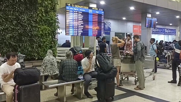 <div class="paragraphs"><p>Passengers waiting in the lobby of an airport. (Representative Image)</p></div>