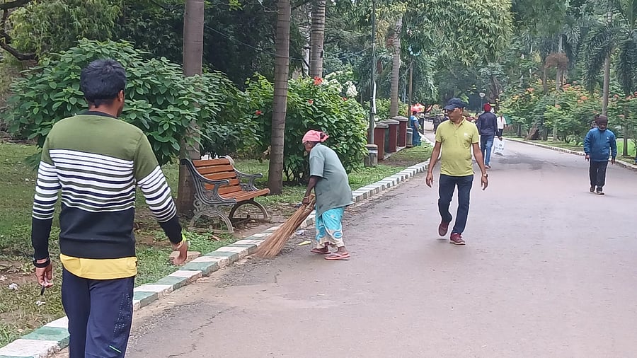 <div class="paragraphs"><p>Additional workers and volunteers were deployed to maintain cleanliness at Lalbagh during the just-concluded flower show. </p></div>