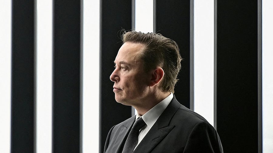 <div class="paragraphs"><p>Elon Musk</p></div>