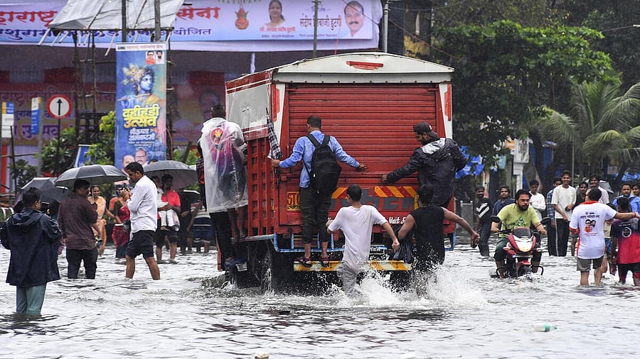 <div class="paragraphs"><p>Rains in Mumbai</p><p></p></div>