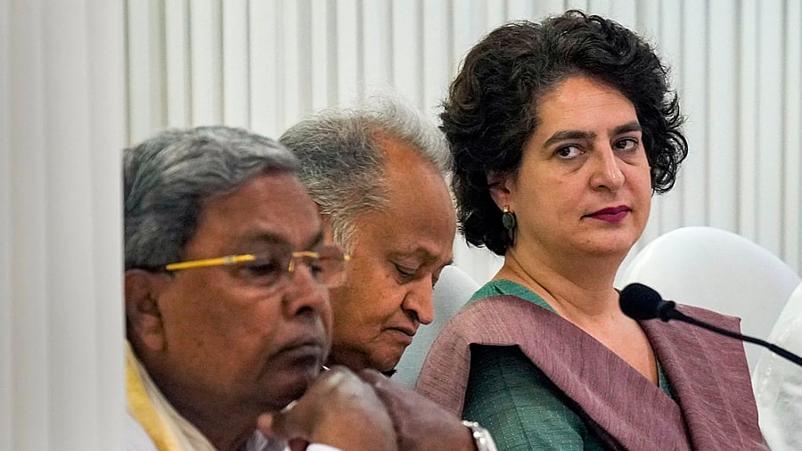 <div class="paragraphs"><p>Wayanad MP Priyanka Gandhi Vadra with Karnataka CM Siddaramaiah</p></div>