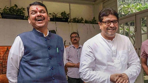<div class="paragraphs"><p>MNS President Raj Thackeray (R) and Maharashtra Chief Minister Devendra Fadnavis.</p></div>