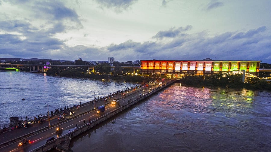 <div class="paragraphs"><p>The swollen Mutha river following an increase in the water discharge from Khadakwasla dam during the monsoon season, in Pune.</p></div>