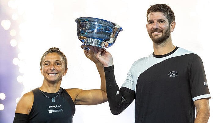 <div class="paragraphs"><p>Italian players Sara Errani and Andrea Vavassori after winning their mixed doubles title at the U.S. Open</p></div>