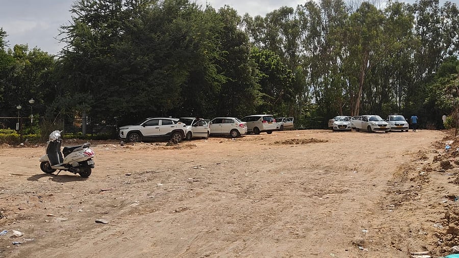 <div class="paragraphs"><p>What is referred to as 'kunte' (pond) in revenue records is flattened with debris along Harlur Main Road. </p></div>
