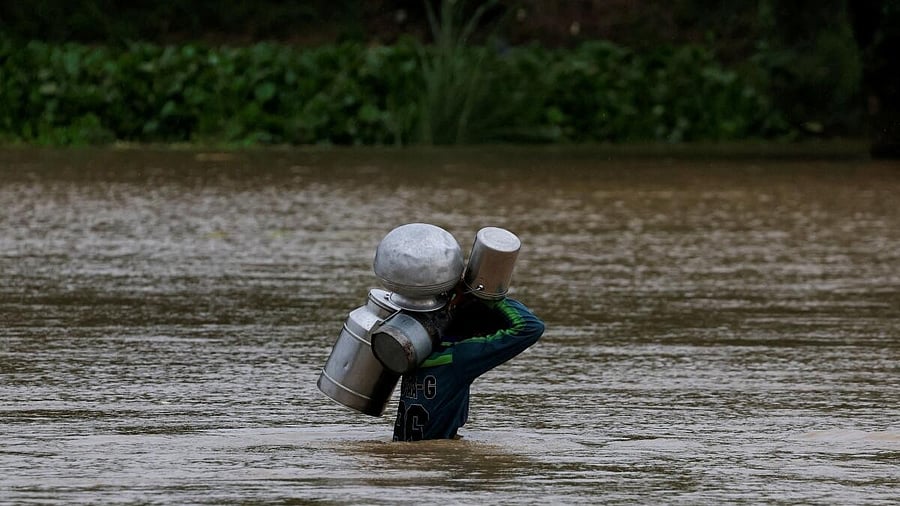 <div class="paragraphs"><p> Monsoon rains and rising water level of the Sutlej River, in Bhikhiwind village near the Pakistan-India border in Kasur district.</p></div>