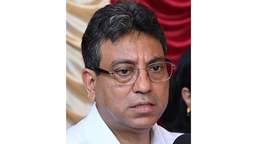 <div class="paragraphs"><p>Tushar Giri Nath </p></div>