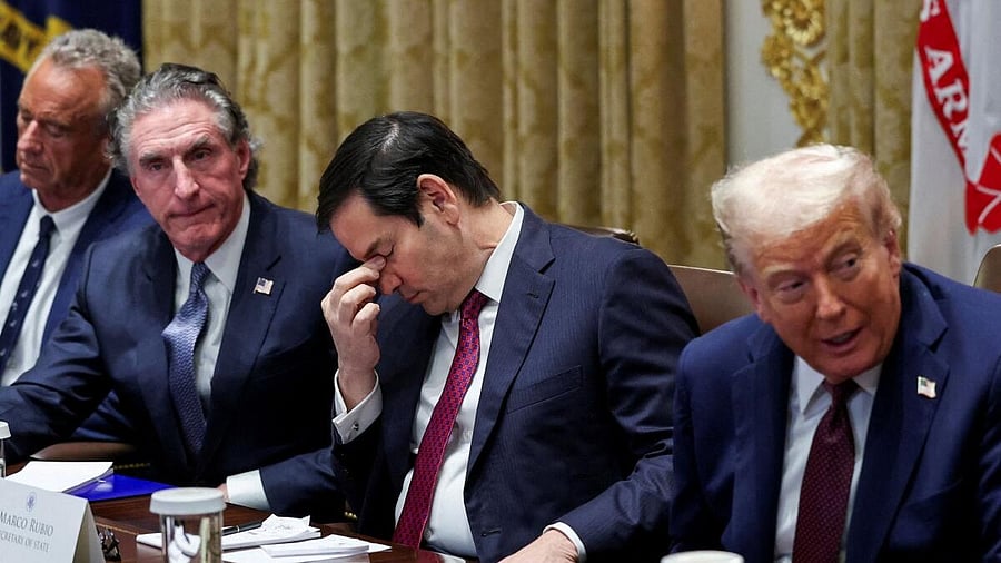 <div class="paragraphs"><p>U.S. President Trump holds a cabinet meeting at the White House in Washington.</p></div>