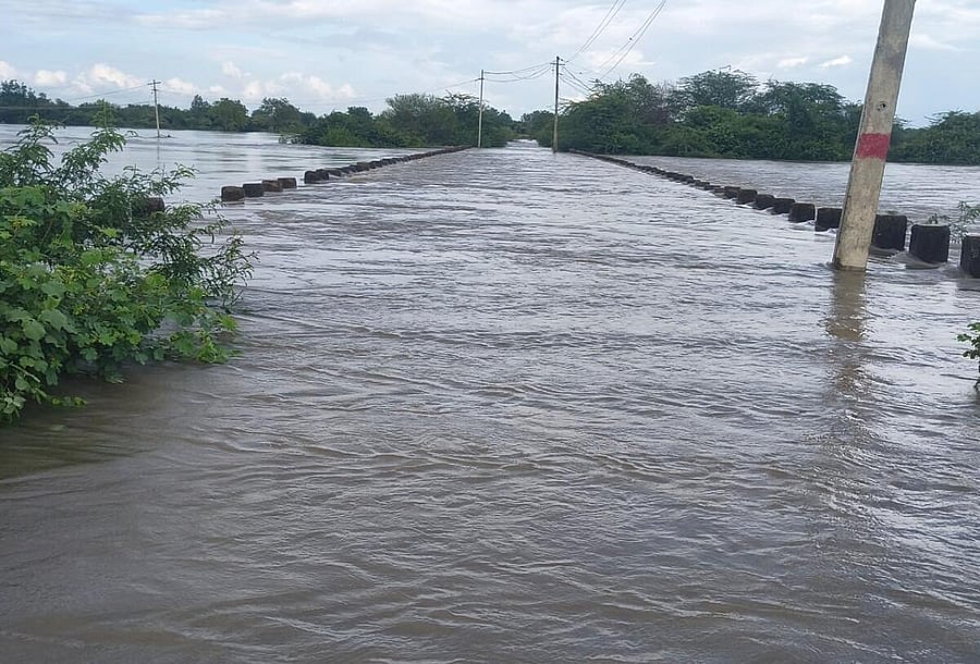 <div class="paragraphs"><p>The floodwater submerges the bridge between Kalagi and Malaghan in Kalaburagi district.&nbsp;</p></div>