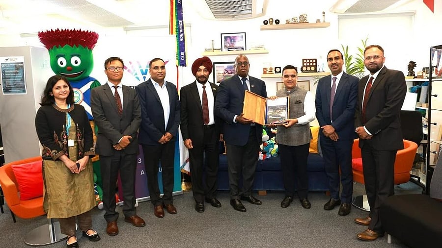<div class="paragraphs"><p>Minister of State for Sports Harsh Sanghavi handing over India’s Proposal to host the Commonwealth Games 2030  </p></div>