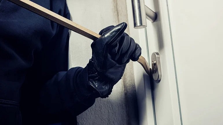 <div class="paragraphs"><p>Representative image of breaking into a house</p></div>
