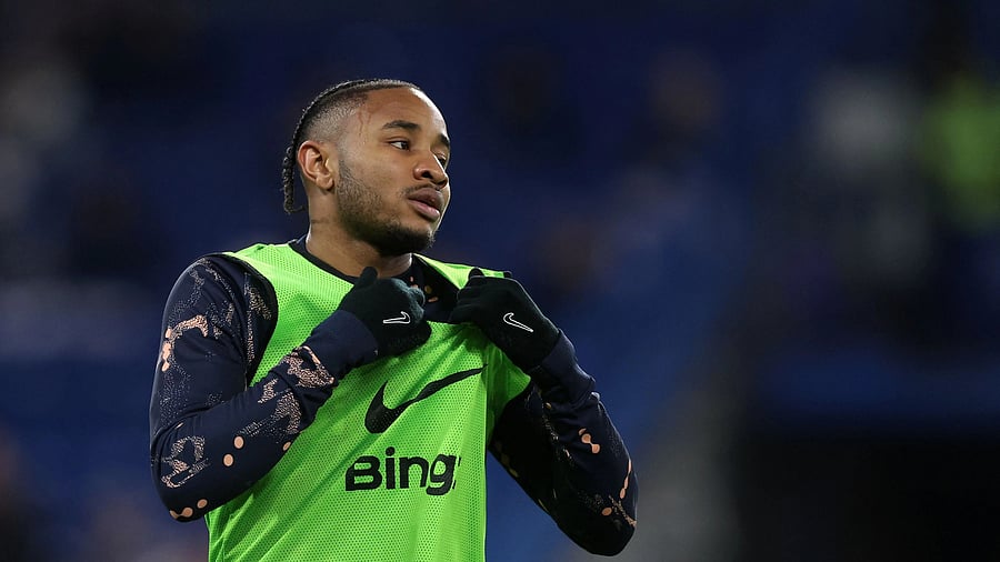 <div class="paragraphs"><p> Chelsea's Christopher Nkunku during the warm up before the match.</p></div>