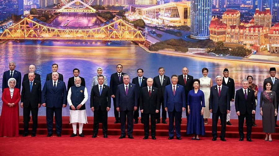 <div class="paragraphs"><p>Leaders and officials, including Chinese President Xi Jinping and Russian President Vladimir Putin, attend a photo ceremony at the Shanghai Cooperation Organisation (SCO) summit in Tianjin, China August 31, 2025.</p></div>