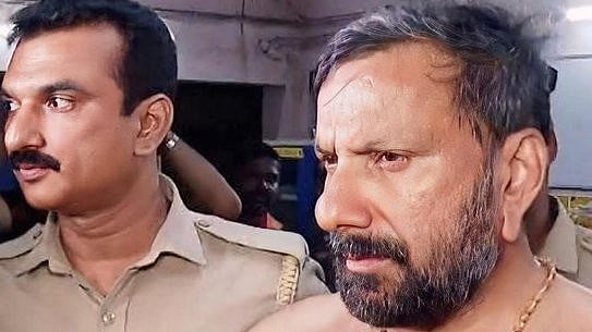 <div class="paragraphs"><p>YouTuber Shajan Scaria (R)</p></div>