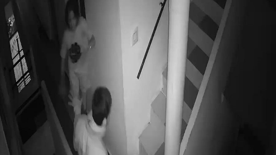 <div class="paragraphs"><p>CCTV footage shows the suspect fleeing via the same staircase he used to enter the PG. </p></div>