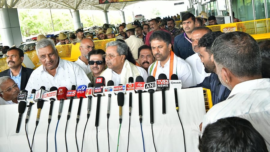 <div class="paragraphs"><p>Chief Minister Siddaramaiah interacts with the media at Mysuru Airport on Sunday. </p></div>