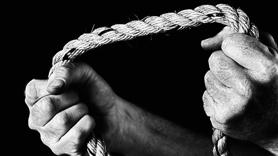<div class="paragraphs"><p>Image of a rope to represent strangling.</p></div>