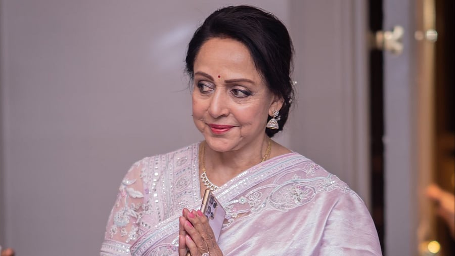 <div class="paragraphs"><p>Hema Malini</p></div>