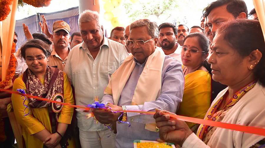 <div class="paragraphs"><p>Chief Minister Siddaramaiah inaugurates new building of PMShri Karnataka Public School at his native Siddaramanahundi, in Mysuru taluk, on Monday. Minister K Venkatesh and Principal Secretary for School Education and Literacy V Rashmi Mahesh are seen. </p></div>